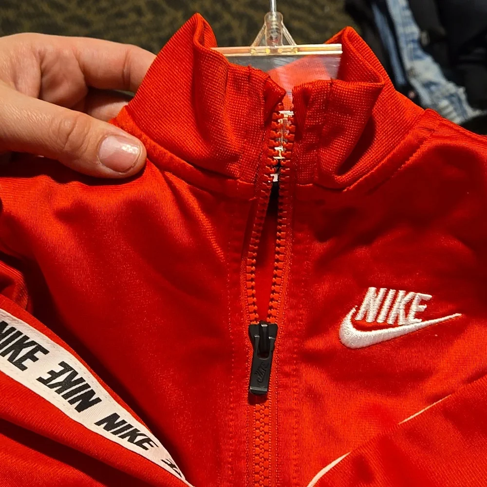 Nike Toddler Boys Logo Taping Full Zip Jacket and Pants 2 Piece Set 18M - Picture 10 of 12